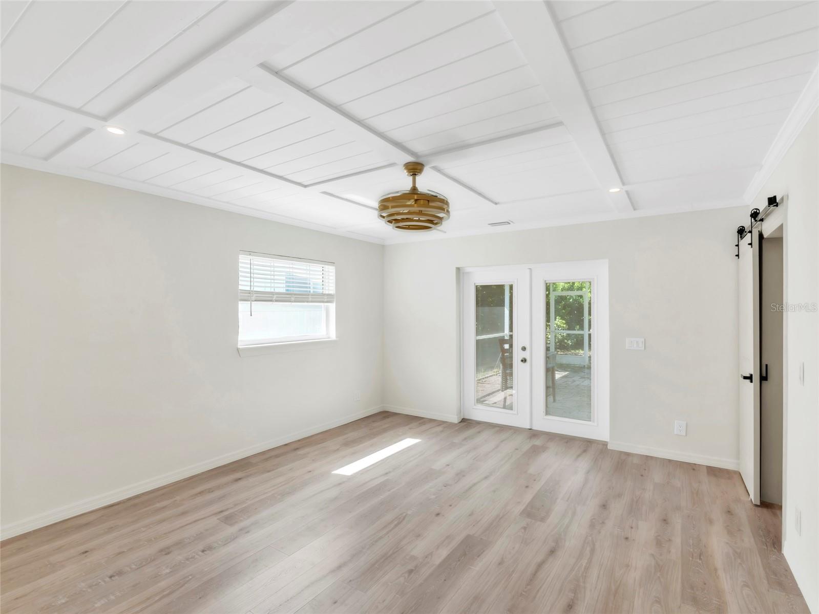 Image 14 of 26 For 4870 Venetian Boulevard Ne