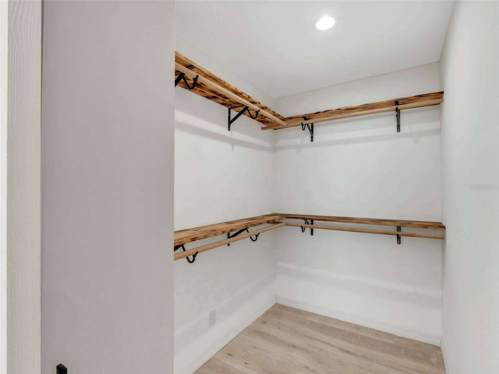 Image 15 of 26 For 4870 Venetian Boulevard Ne