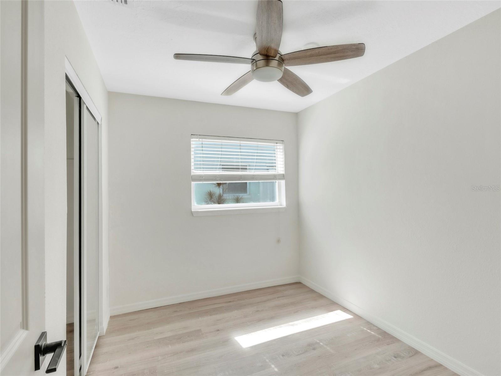 Image 20 of 26 For 4870 Venetian Boulevard Ne