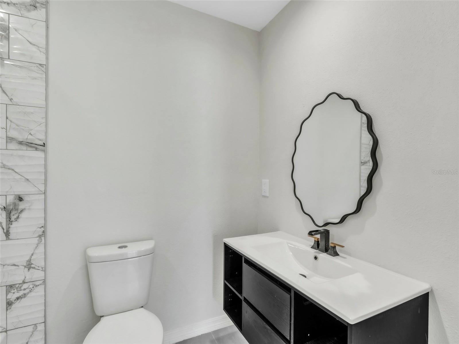 Image 21 of 26 For 4870 Venetian Boulevard Ne