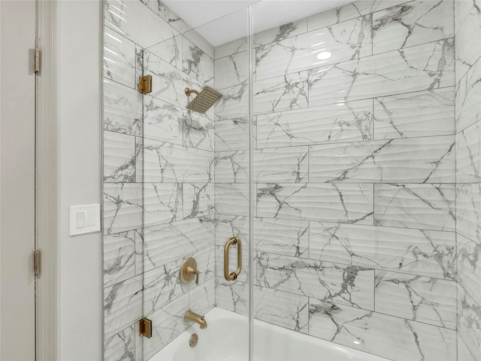 Image 22 of 26 For 4870 Venetian Boulevard Ne