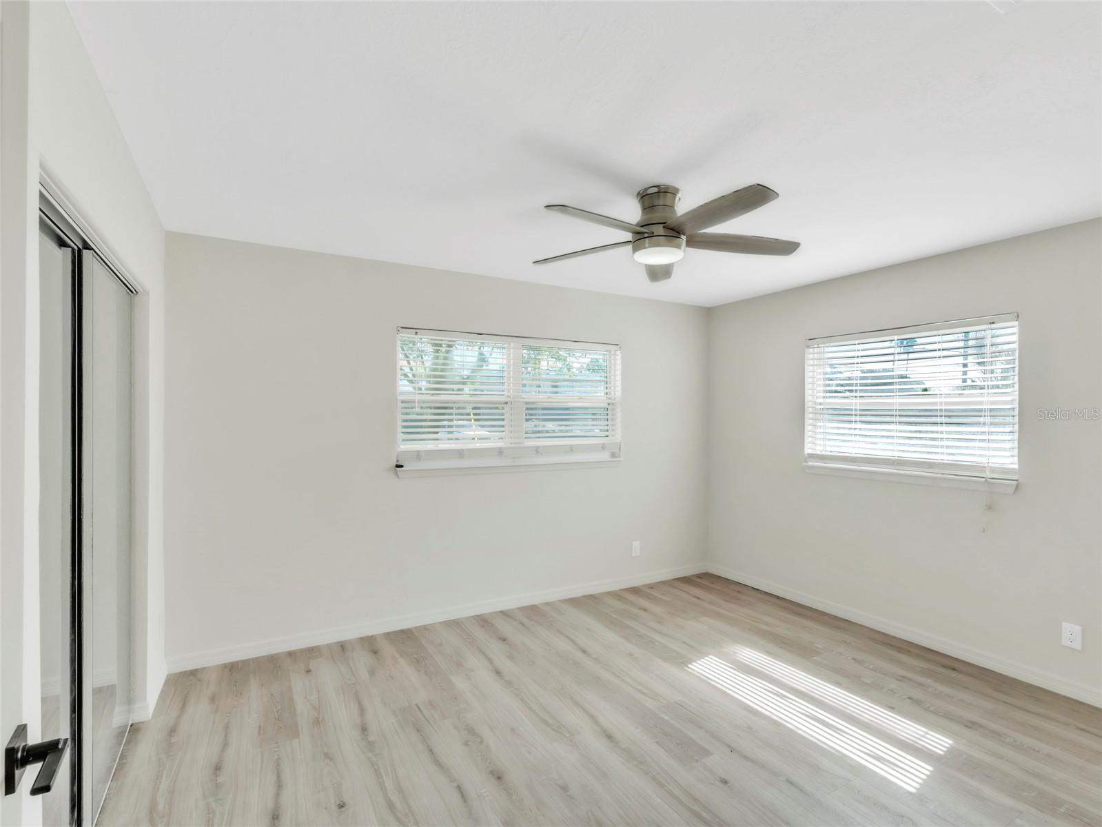 Image 23 of 26 For 4870 Venetian Boulevard Ne