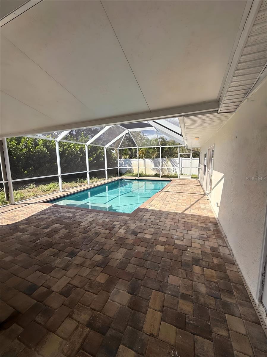 Image 26 of 26 For 4870 Venetian Boulevard Ne
