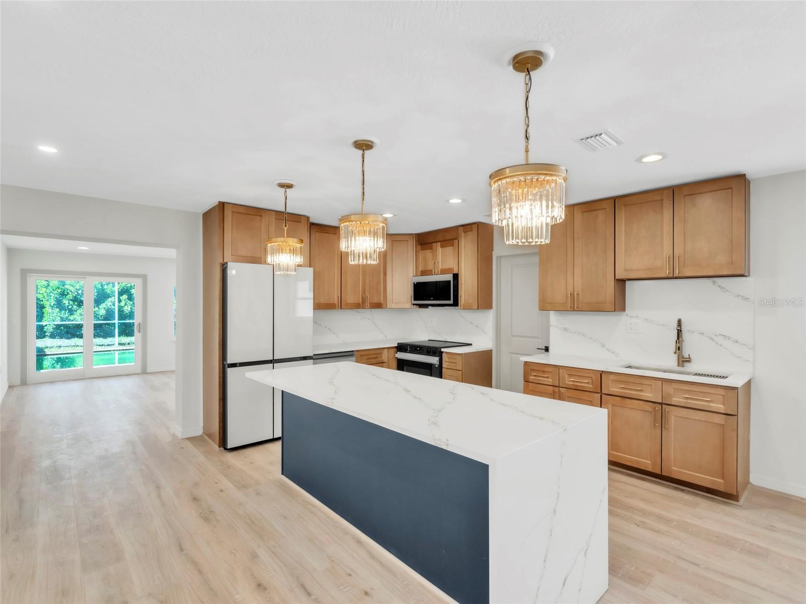 Image 6 of 26 For 4870 Venetian Boulevard Ne