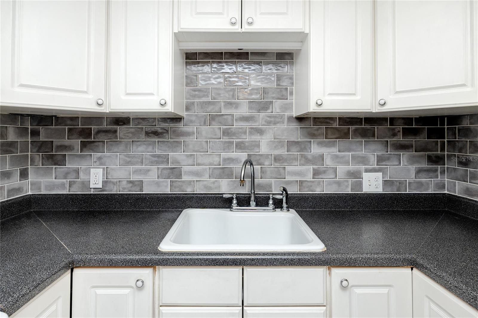 Image 13 of 35 For 10595 118th Avenue