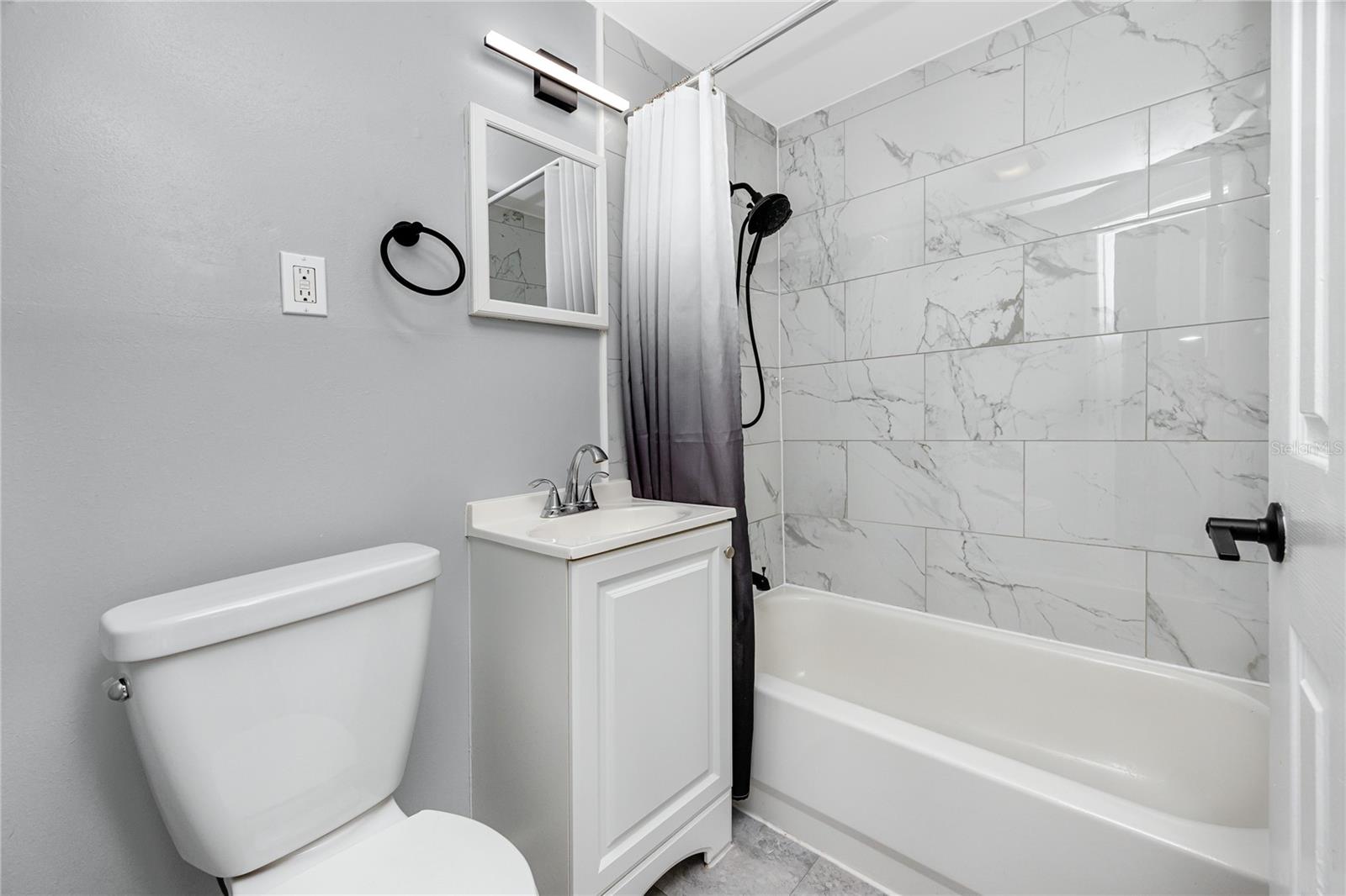 Image 18 of 35 For 10595 118th Avenue