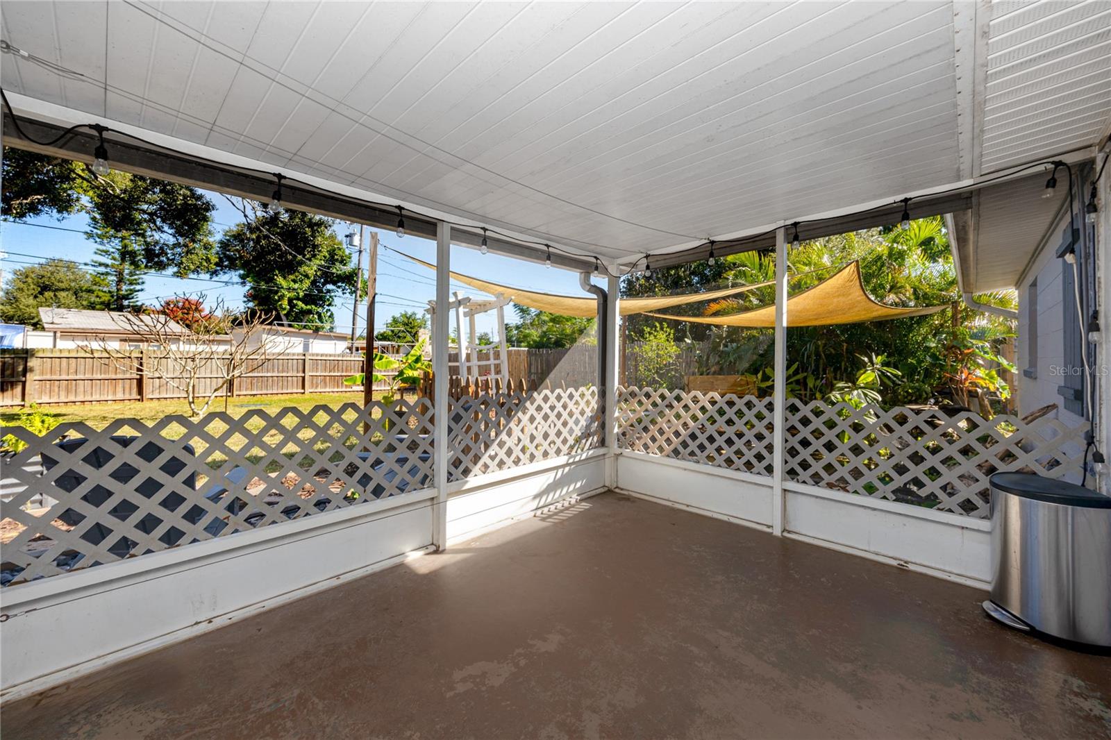 Image 22 of 35 For 10595 118th Avenue