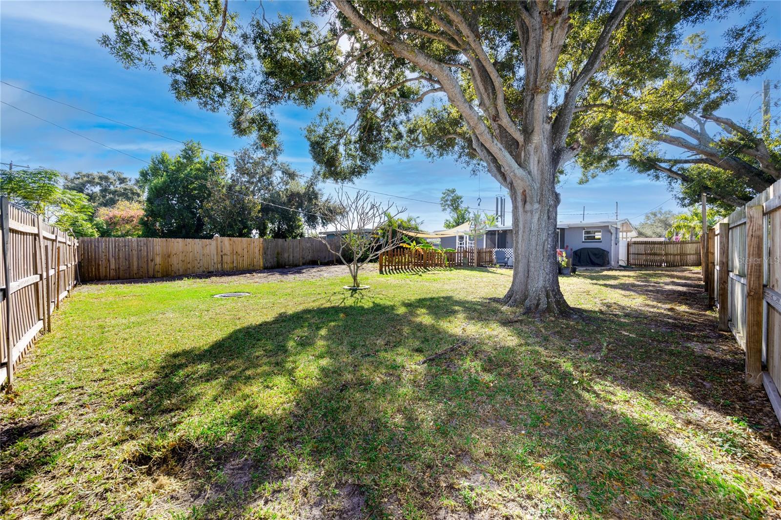 Image 25 of 35 For 10595 118th Avenue