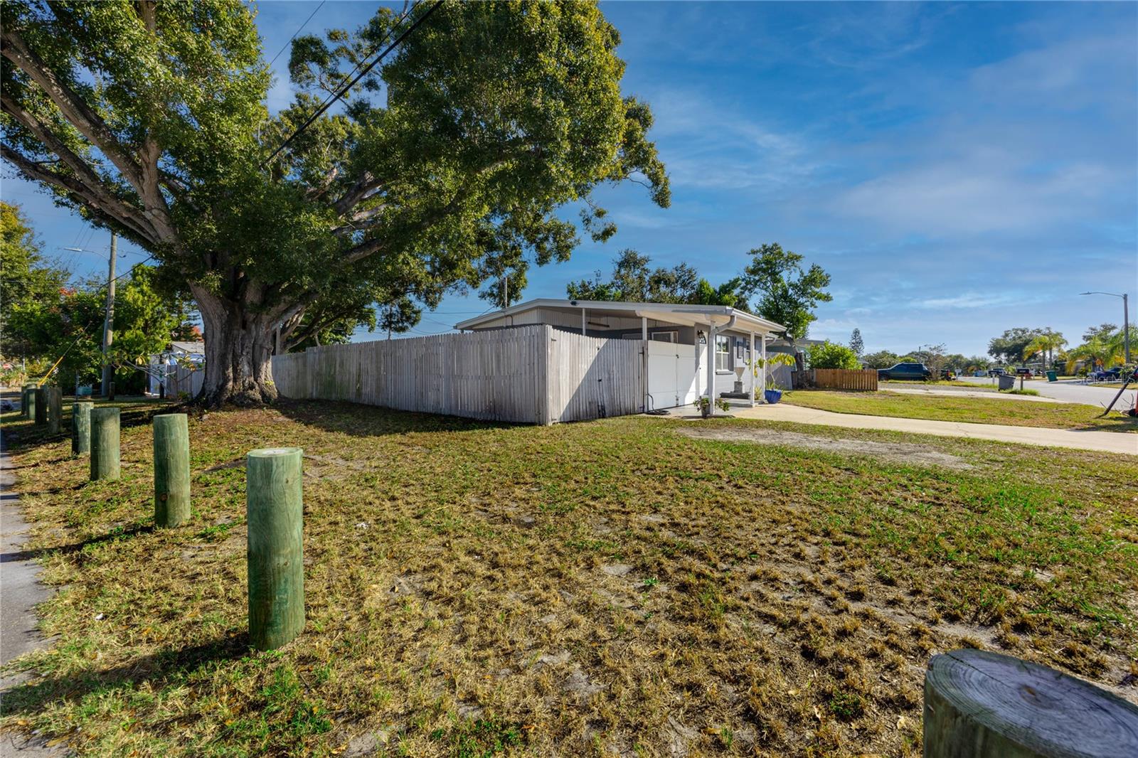 Image 3 of 35 For 10595 118th Avenue