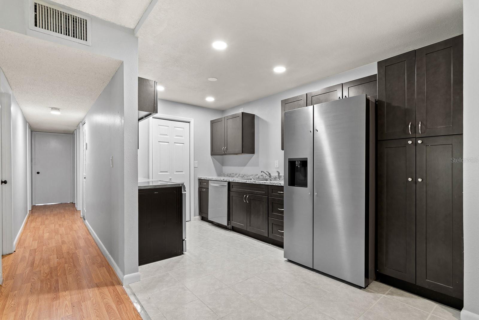 Image 16 of 60 For 1433 Pine Glen Place G1