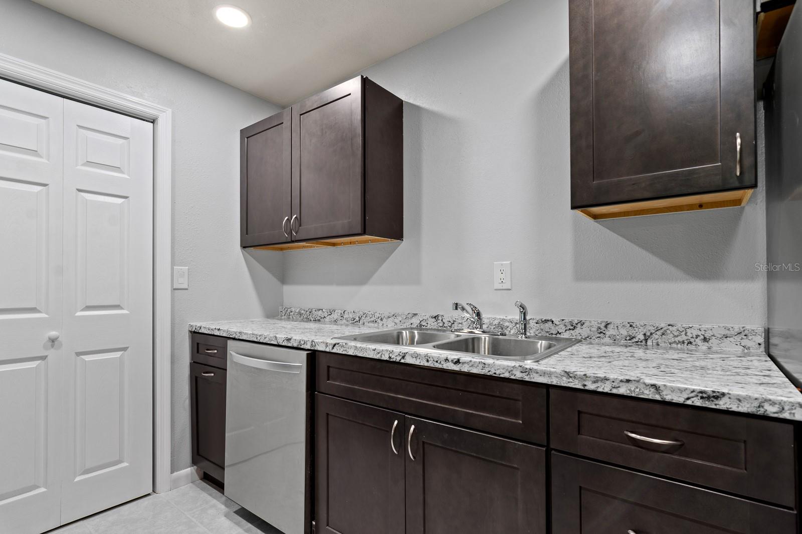 Image 20 of 60 For 1433 Pine Glen Place G1