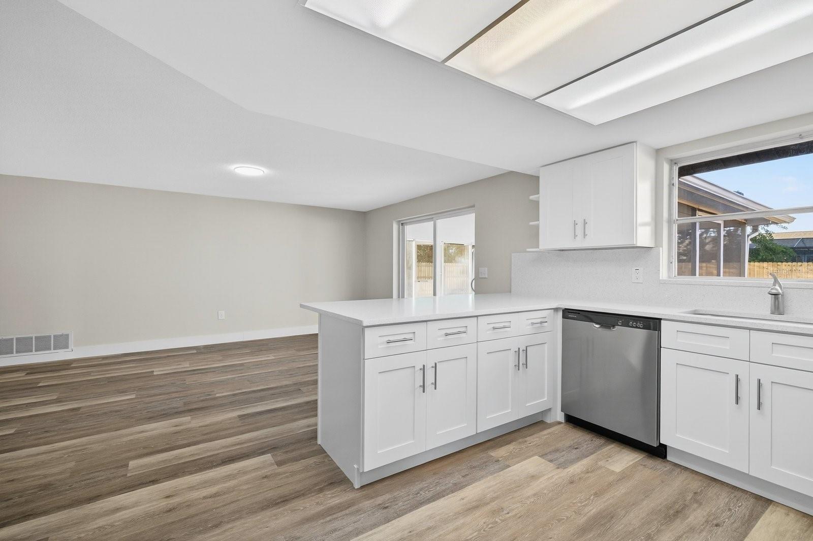 Image 13 of 40 For 1408 Oleander Drive