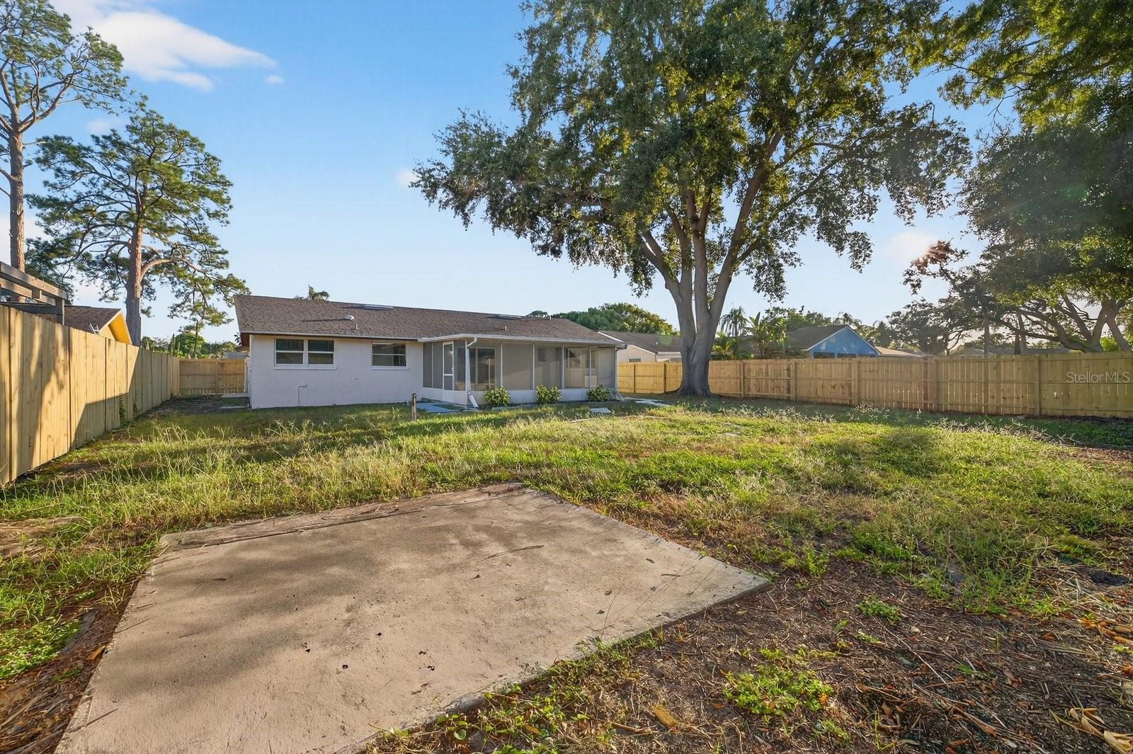 Image 36 of 40 For 1408 Oleander Drive