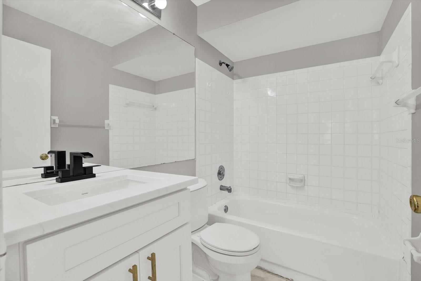 Image 18 of 24 For 8735 Exposition Drive