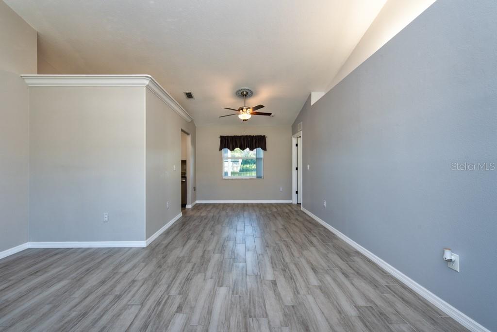 Image 4 of 39 For 3118 34th Avenue Drive E