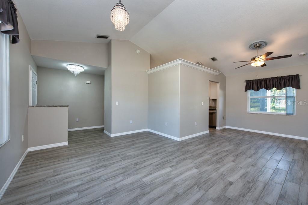 Image 5 of 39 For 3118 34th Avenue Drive E