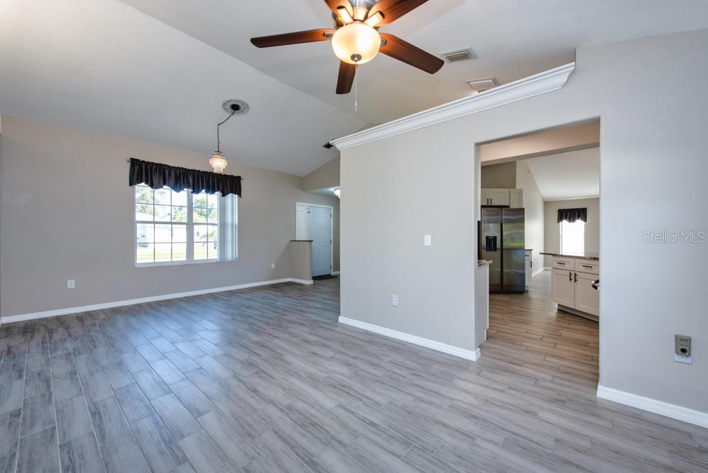 Image 6 of 39 For 3118 34th Avenue Drive E