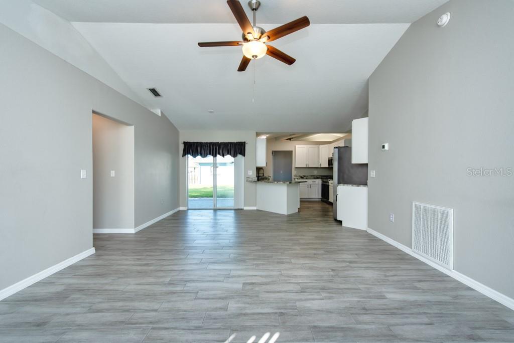 Image 9 of 39 For 3118 34th Avenue Drive E