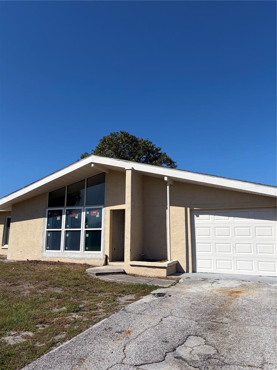 Image 2 of 9 For 10443 Raffia Drive