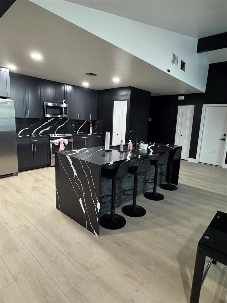 Image 4 of 9 For 10443 Raffia Drive