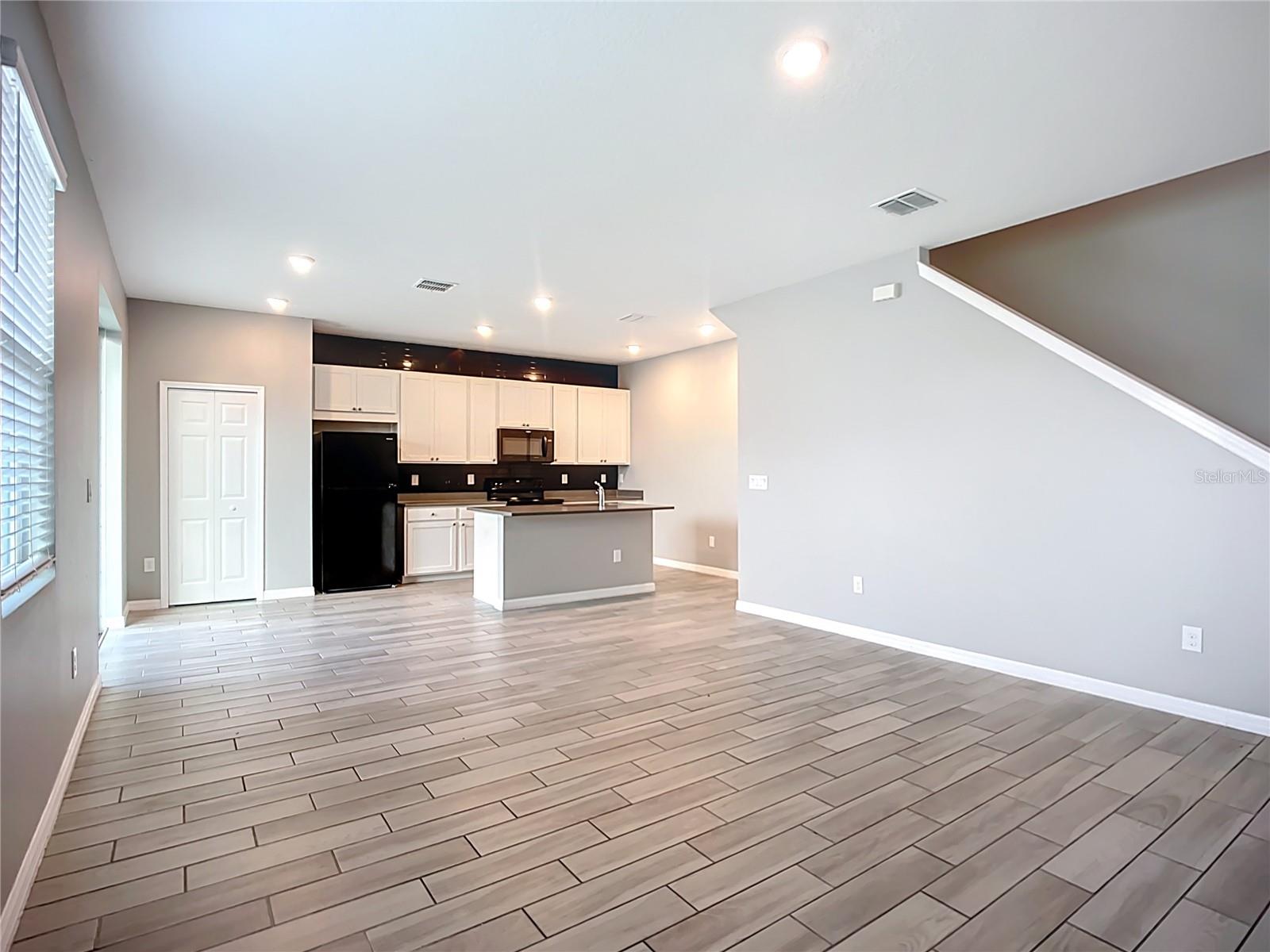 Image 11 of 39 For 11829 Clare Hill Avenue