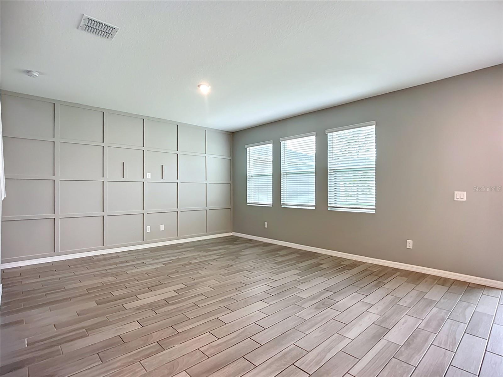 Image 12 of 39 For 11829 Clare Hill Avenue