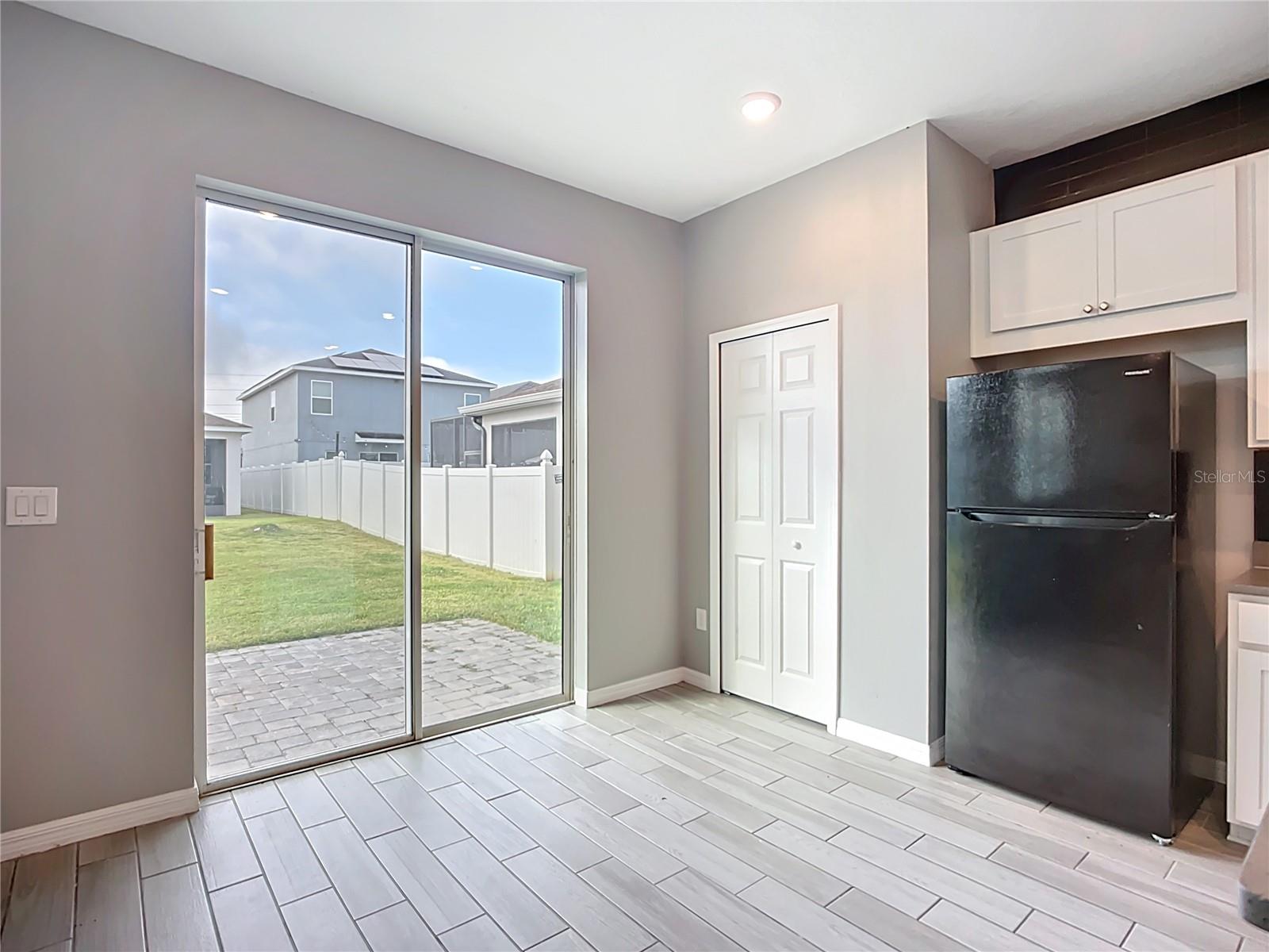 Image 13 of 39 For 11829 Clare Hill Avenue