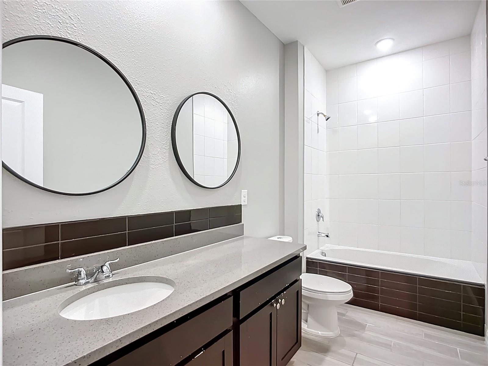 Image 22 of 39 For 11829 Clare Hill Avenue