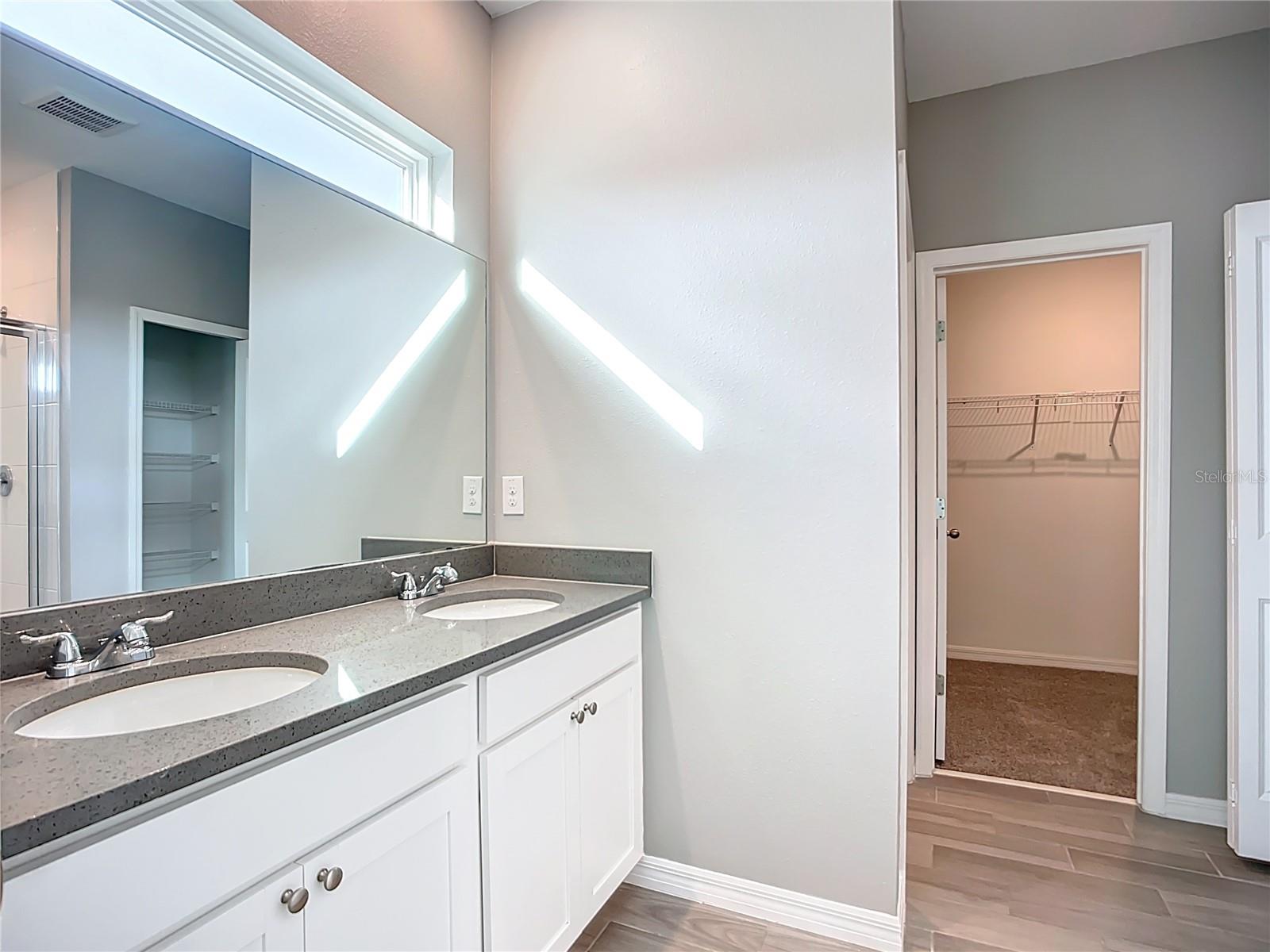 Image 25 of 39 For 11829 Clare Hill Avenue