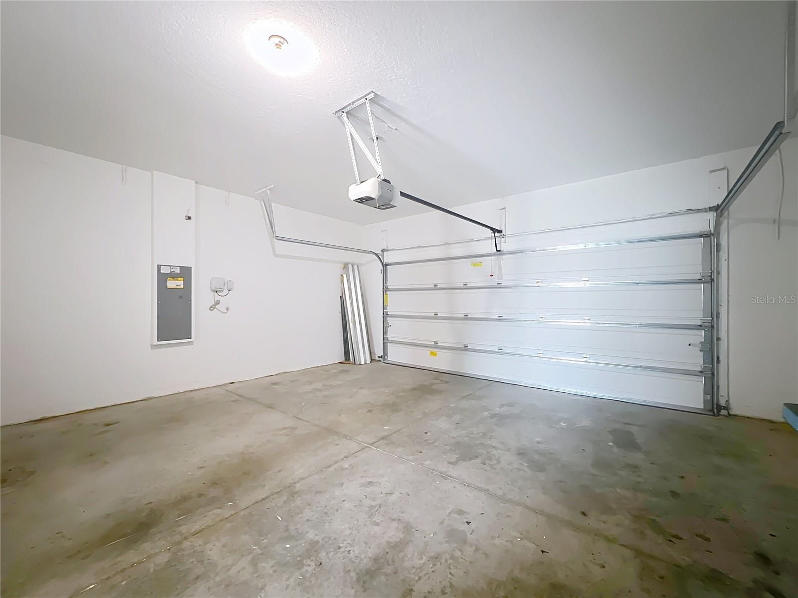 Image 30 of 39 For 11829 Clare Hill Avenue