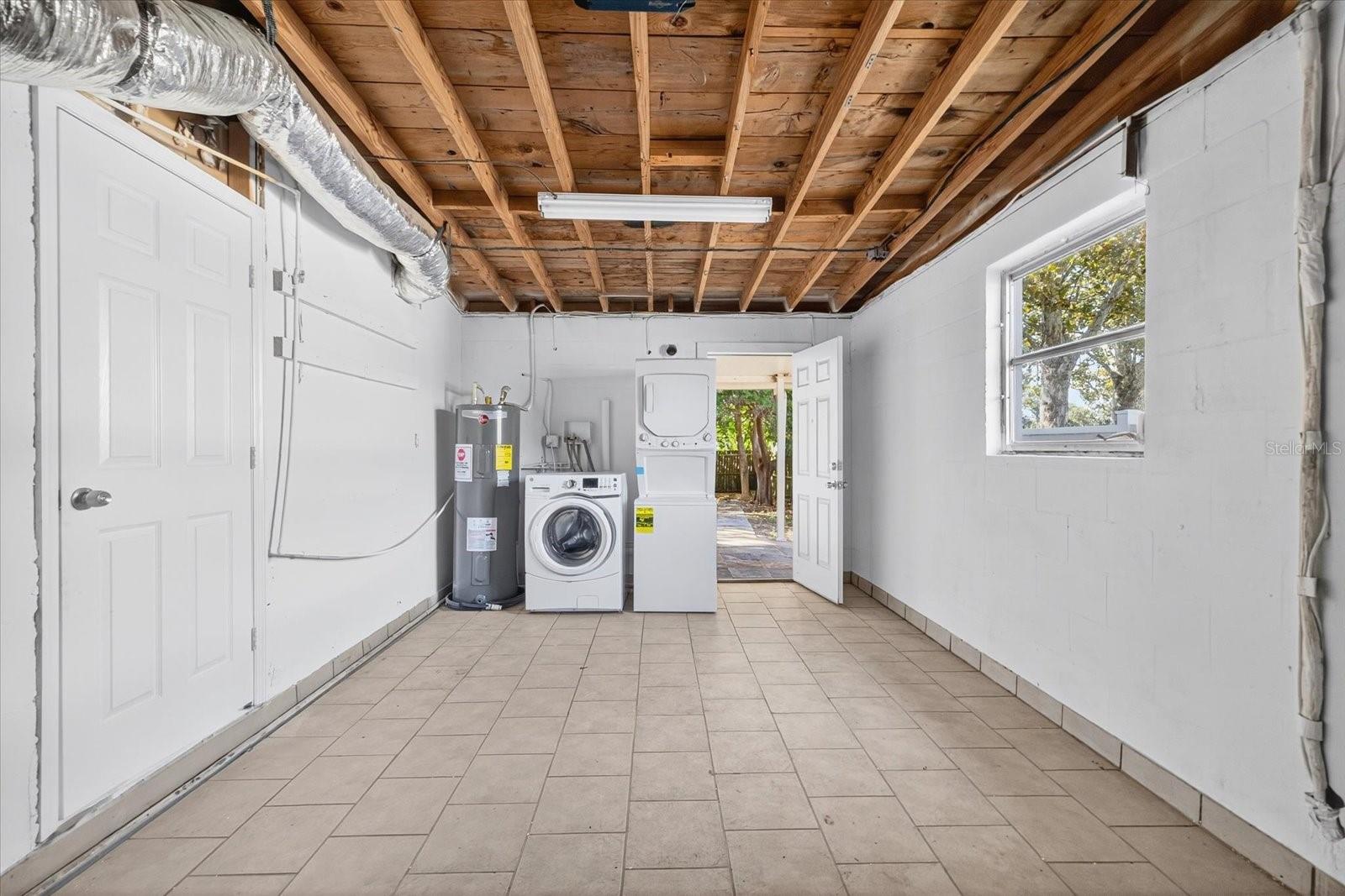 Image 20 of 33 For 11015 Martha Avenue