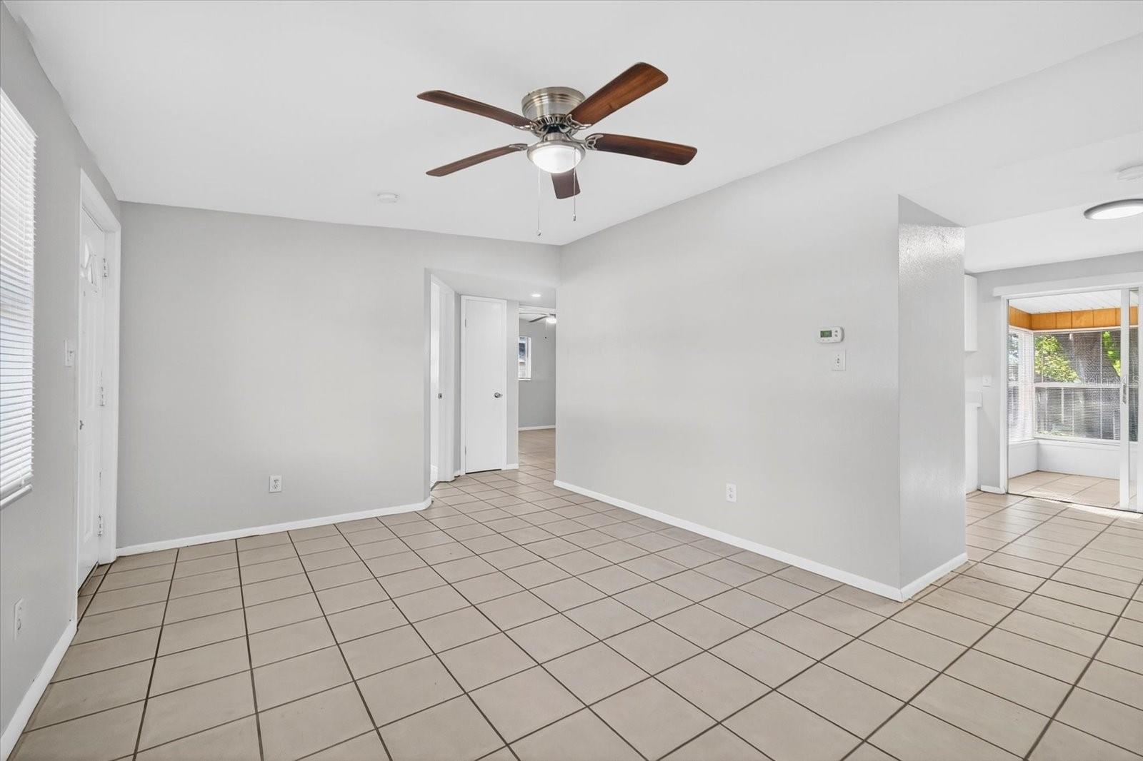 Image 5 of 33 For 11015 Martha Avenue