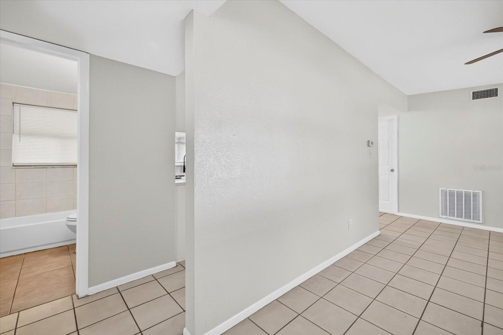 Image 9 of 33 For 11015 Martha Avenue