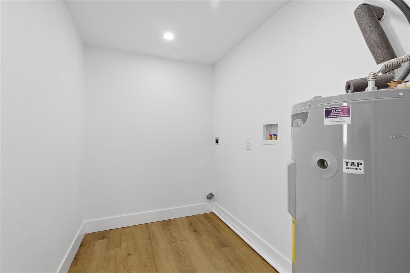 Image 14 of 31 For 8904 Tupelo Drive