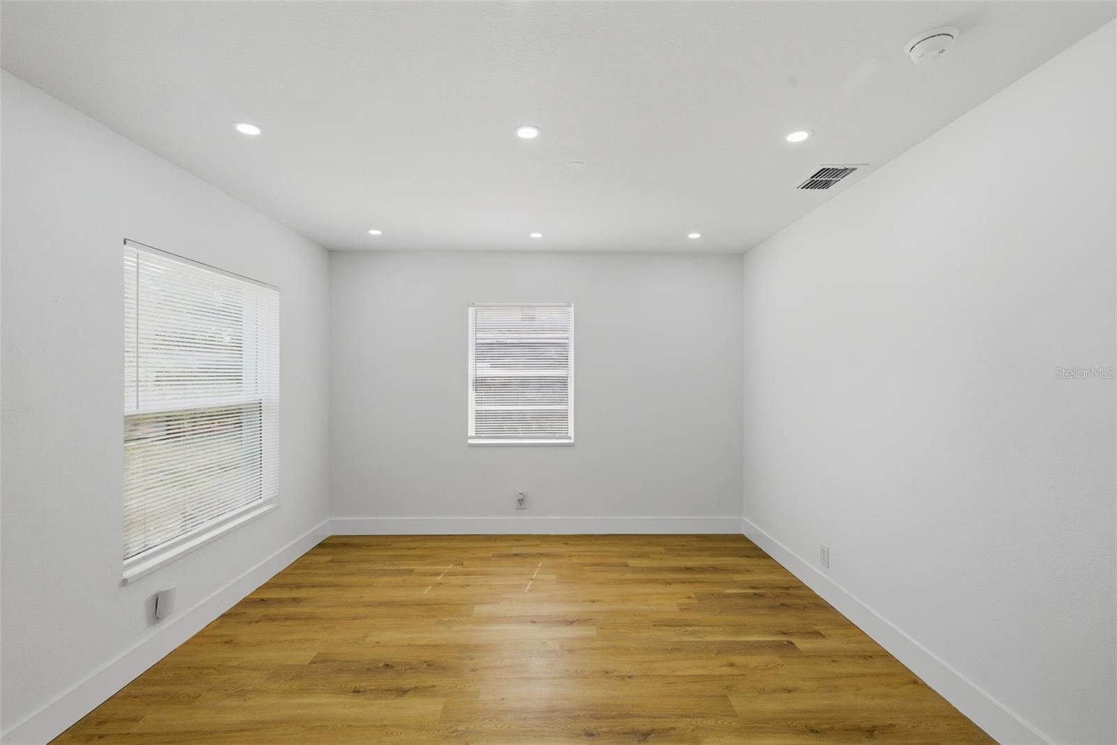 Image 8 of 31 For 8904 Tupelo Drive