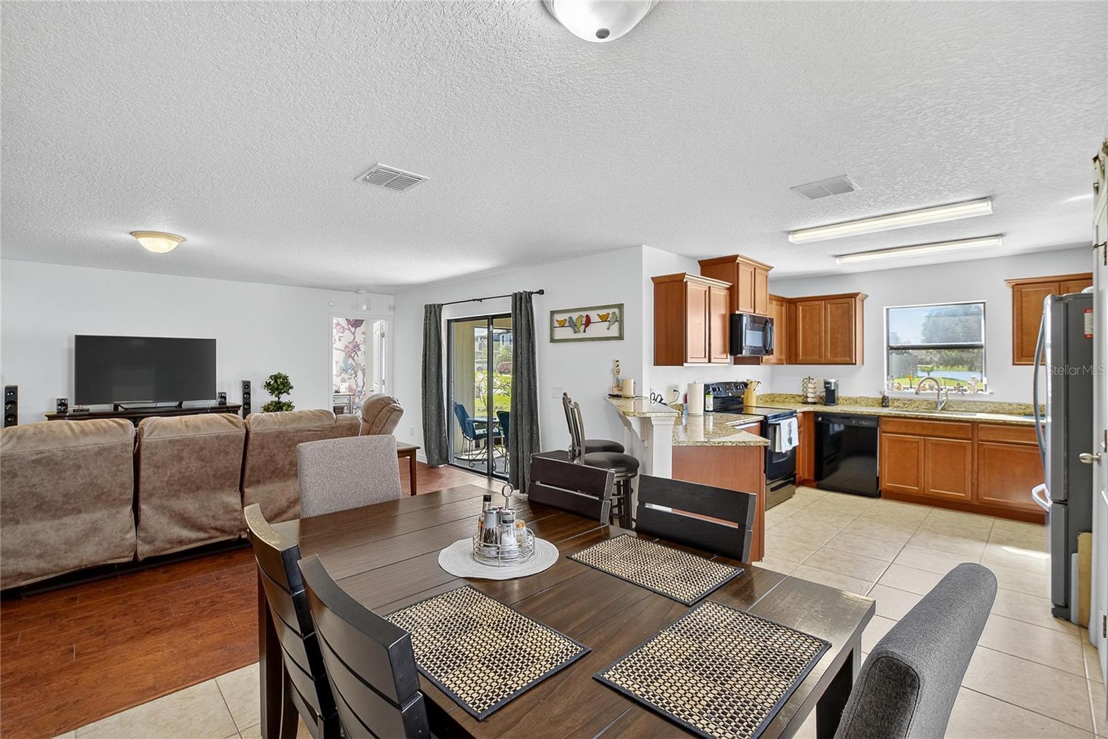 Image 11 of 44 For 2133 Geneva Drive