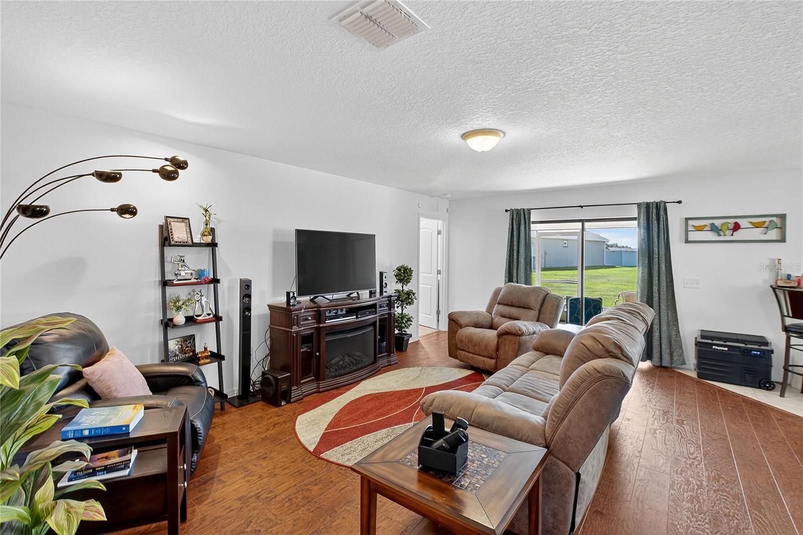 Image 15 of 44 For 2133 Geneva Drive