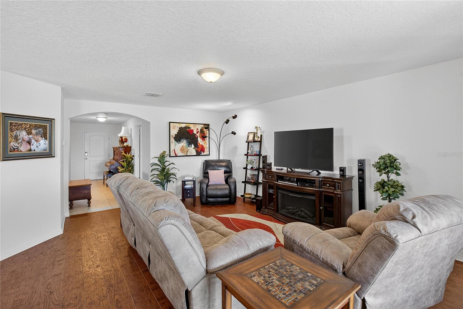 Image 17 of 44 For 2133 Geneva Drive