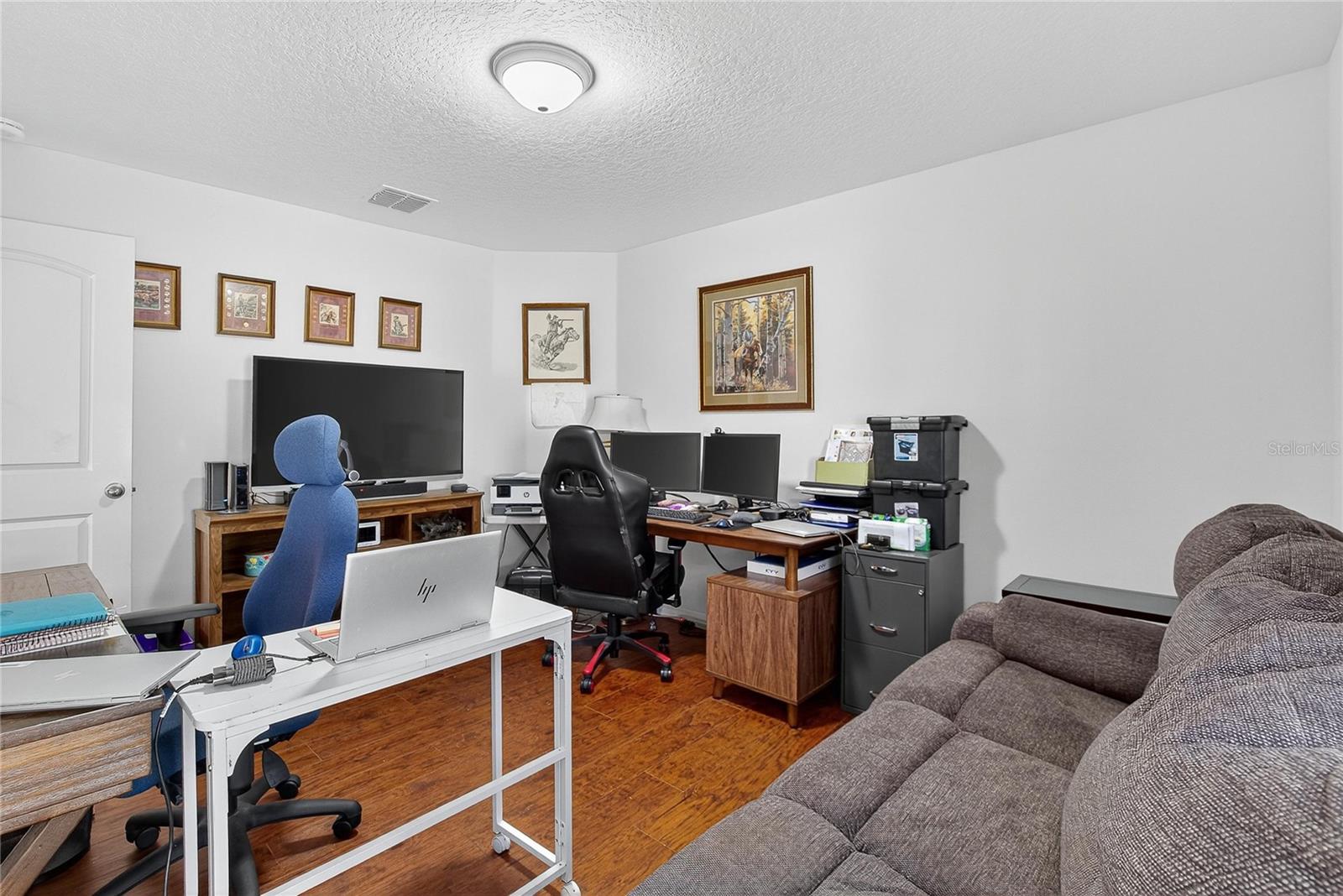 Image 21 of 44 For 2133 Geneva Drive