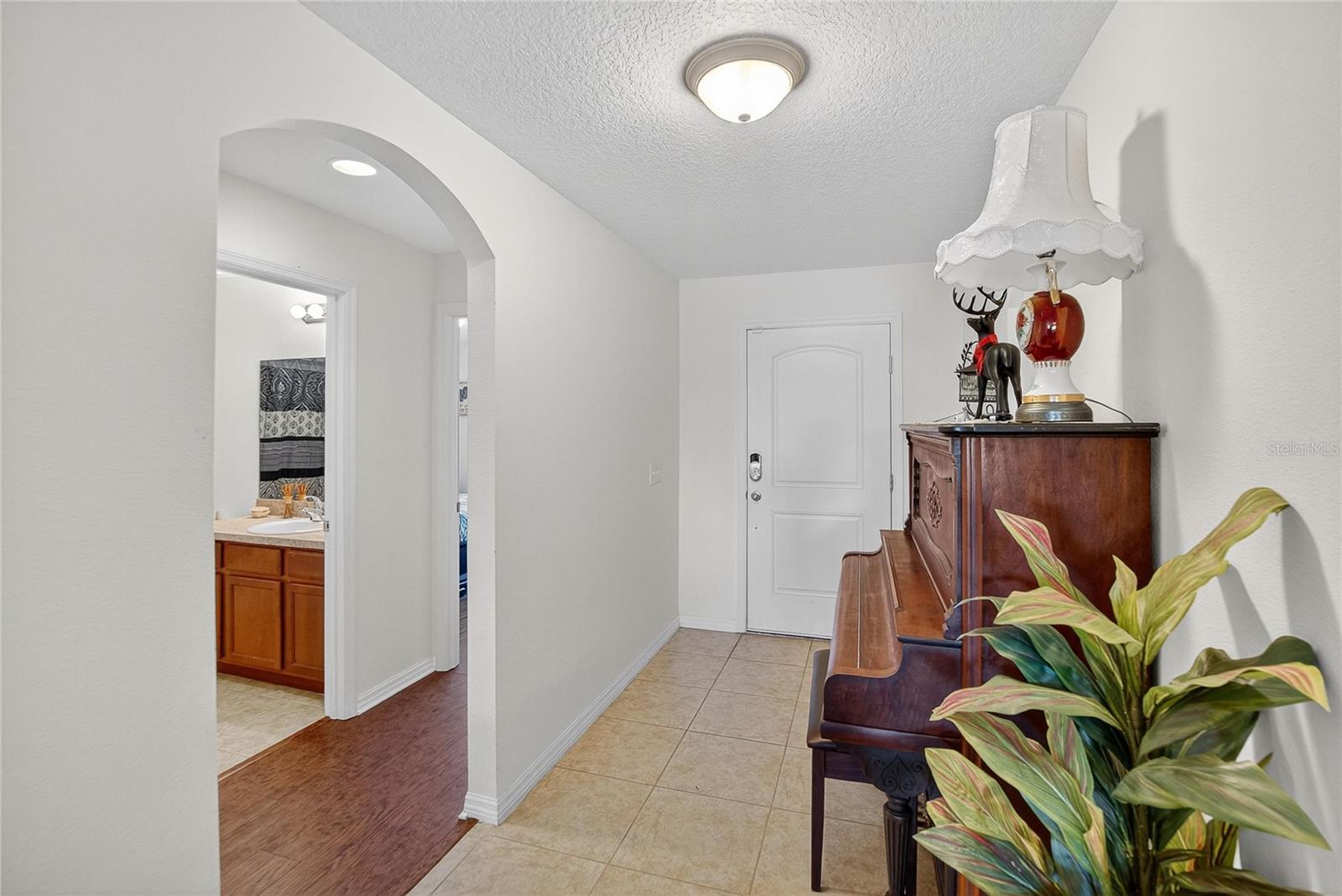 Image 22 of 44 For 2133 Geneva Drive