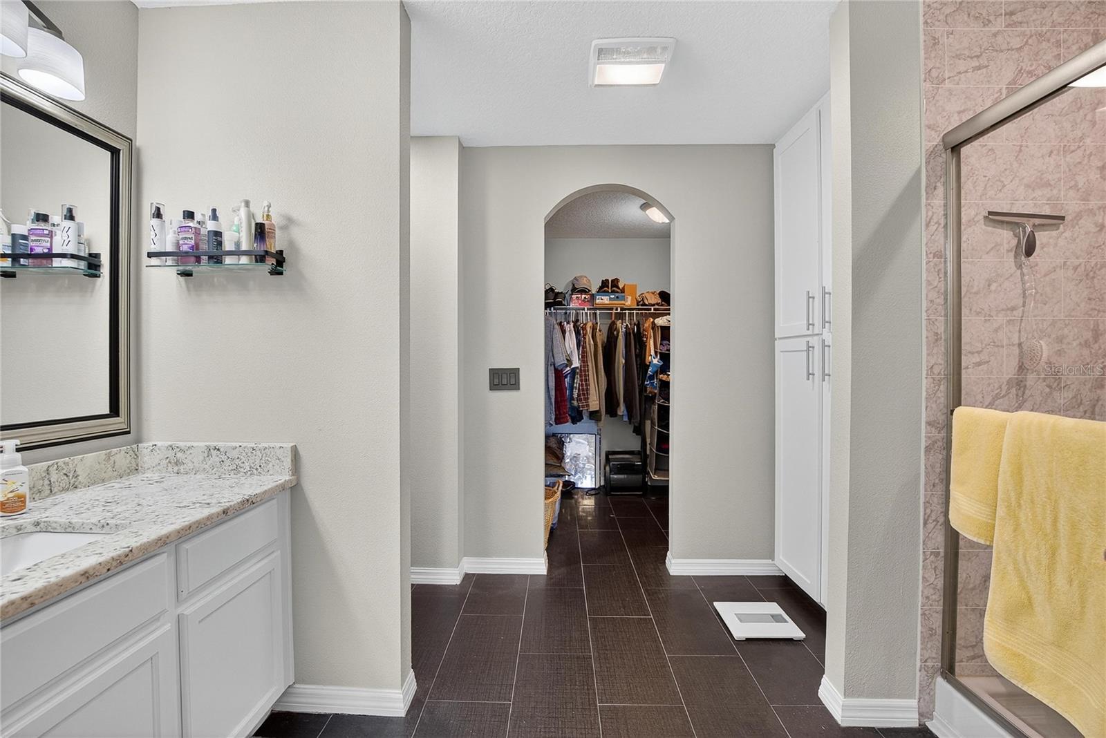 Image 27 of 44 For 2133 Geneva Drive