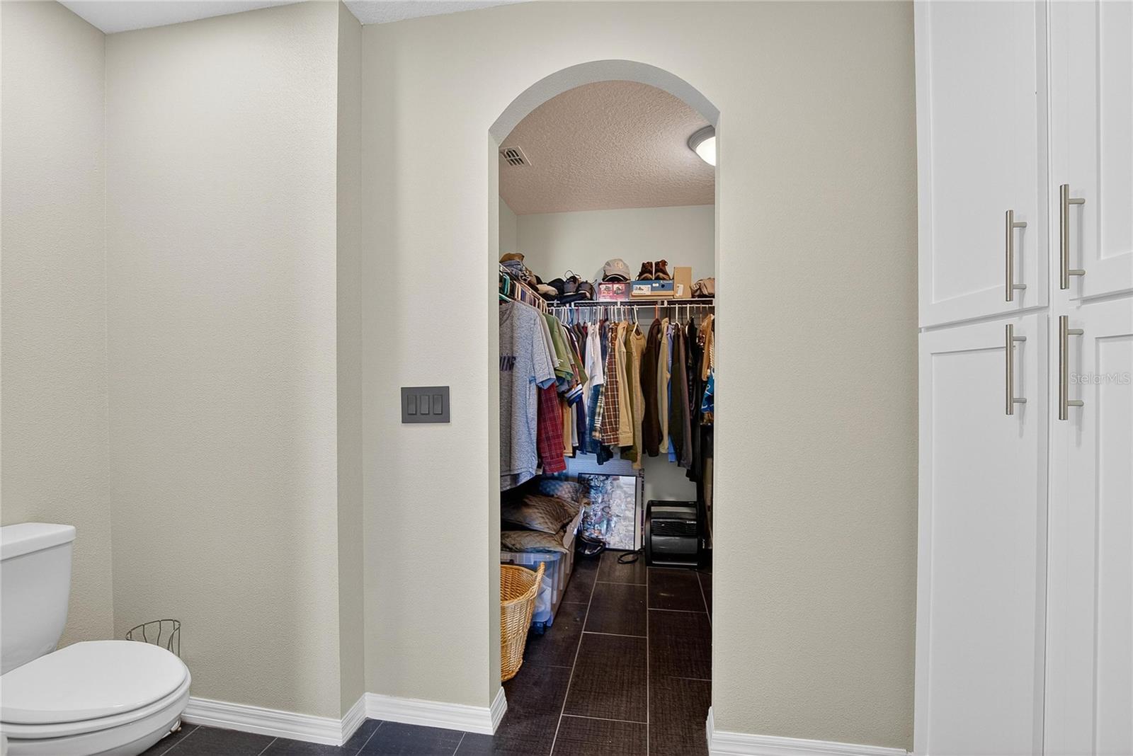 Image 28 of 44 For 2133 Geneva Drive