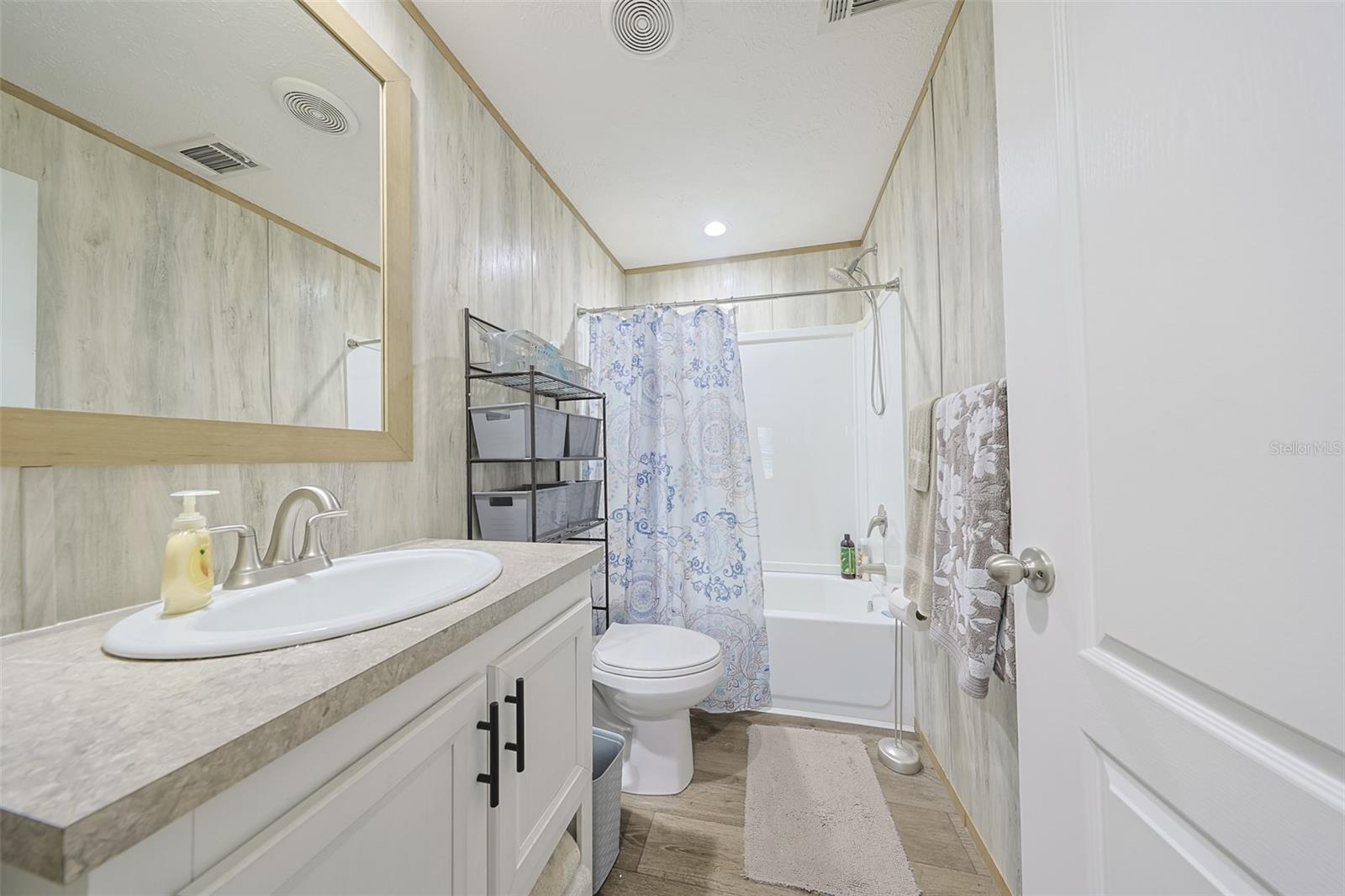 Image 11 of 57 For 12124 Redrose Avenue