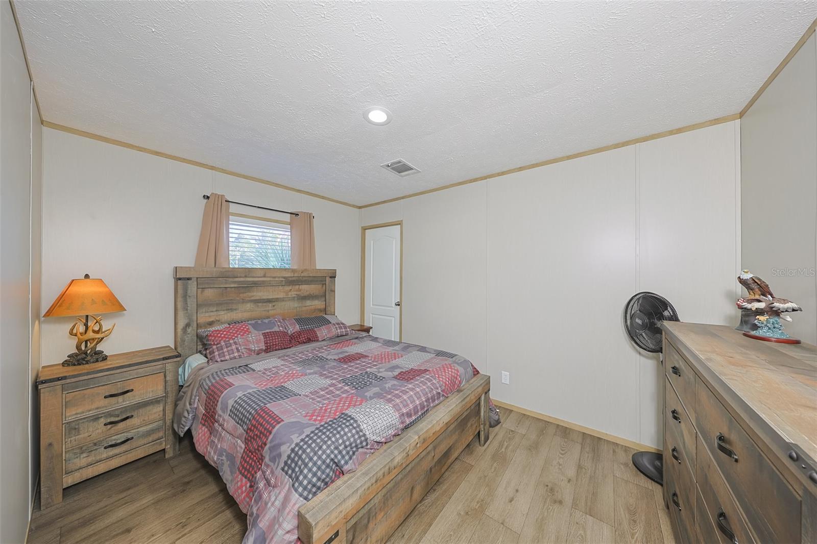 Image 12 of 57 For 12124 Redrose Avenue