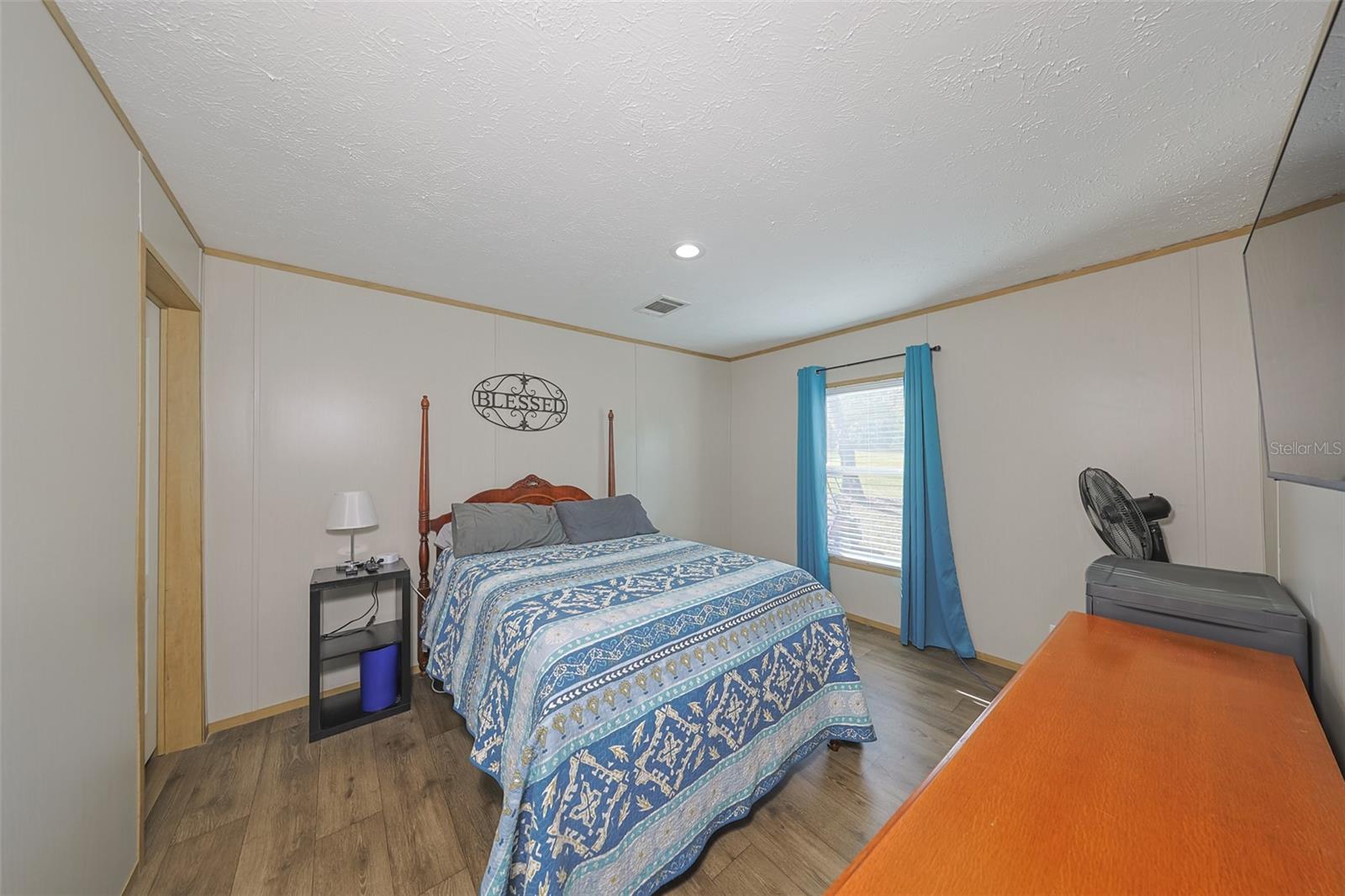 Image 17 of 57 For 12124 Redrose Avenue