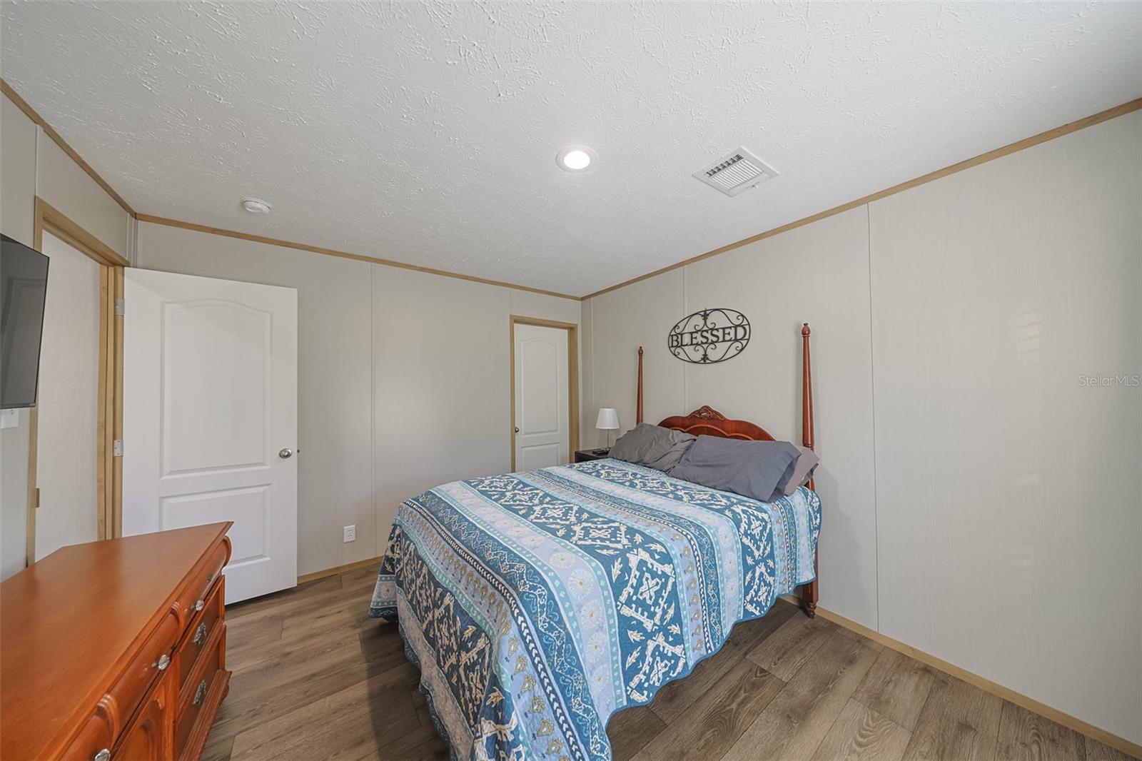 Image 18 of 57 For 12124 Redrose Avenue