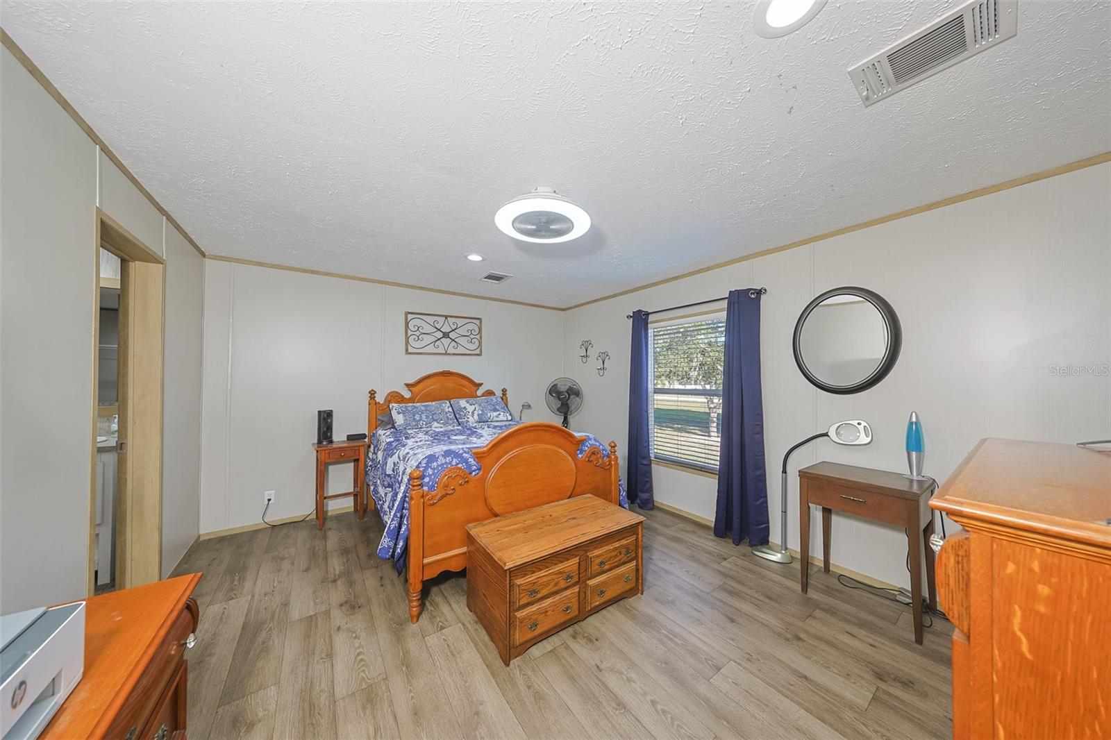 Image 22 of 57 For 12124 Redrose Avenue