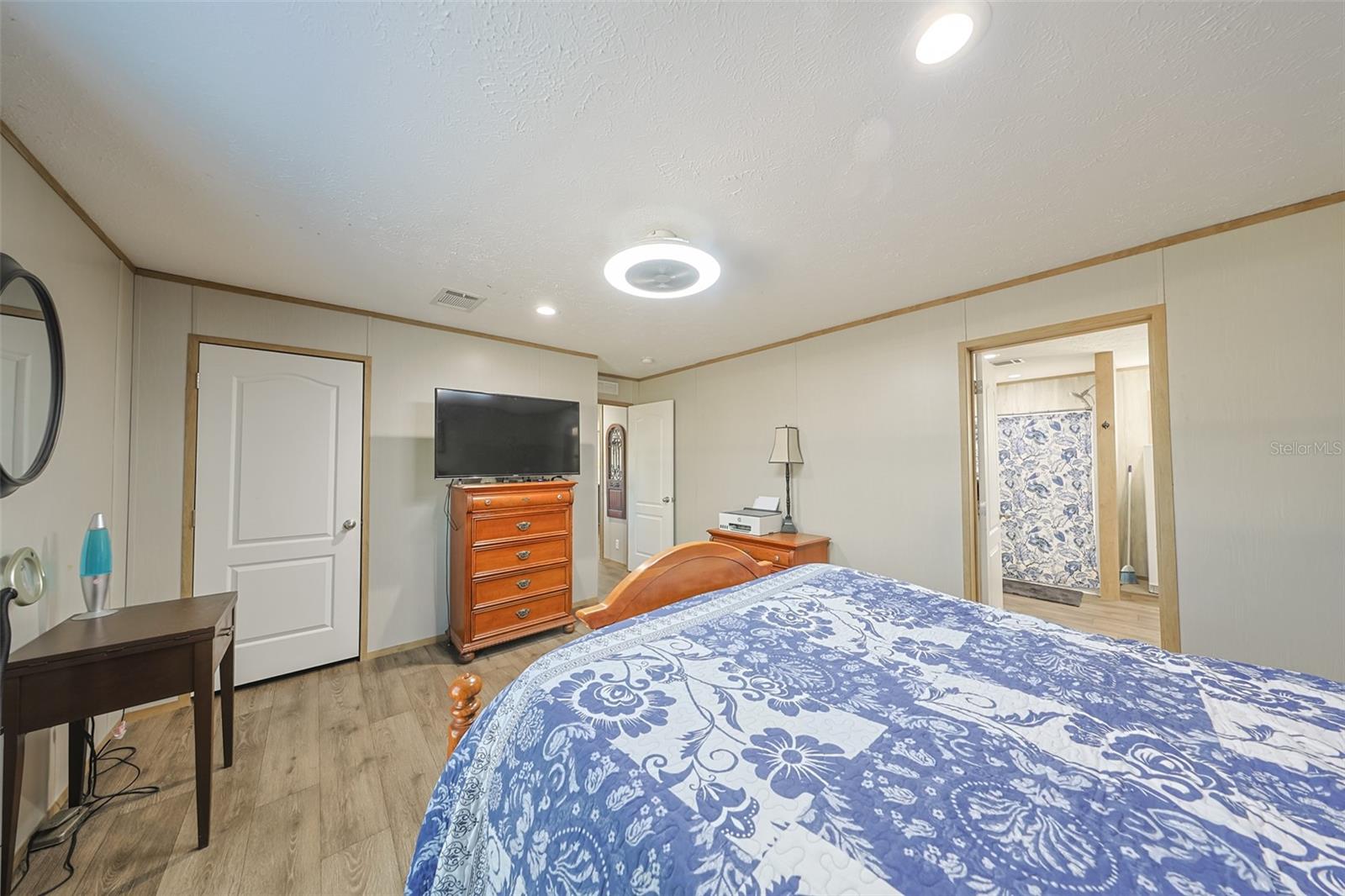 Image 25 of 57 For 12124 Redrose Avenue