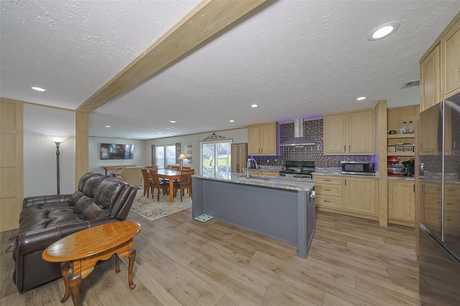 Image 28 of 57 For 12124 Redrose Avenue