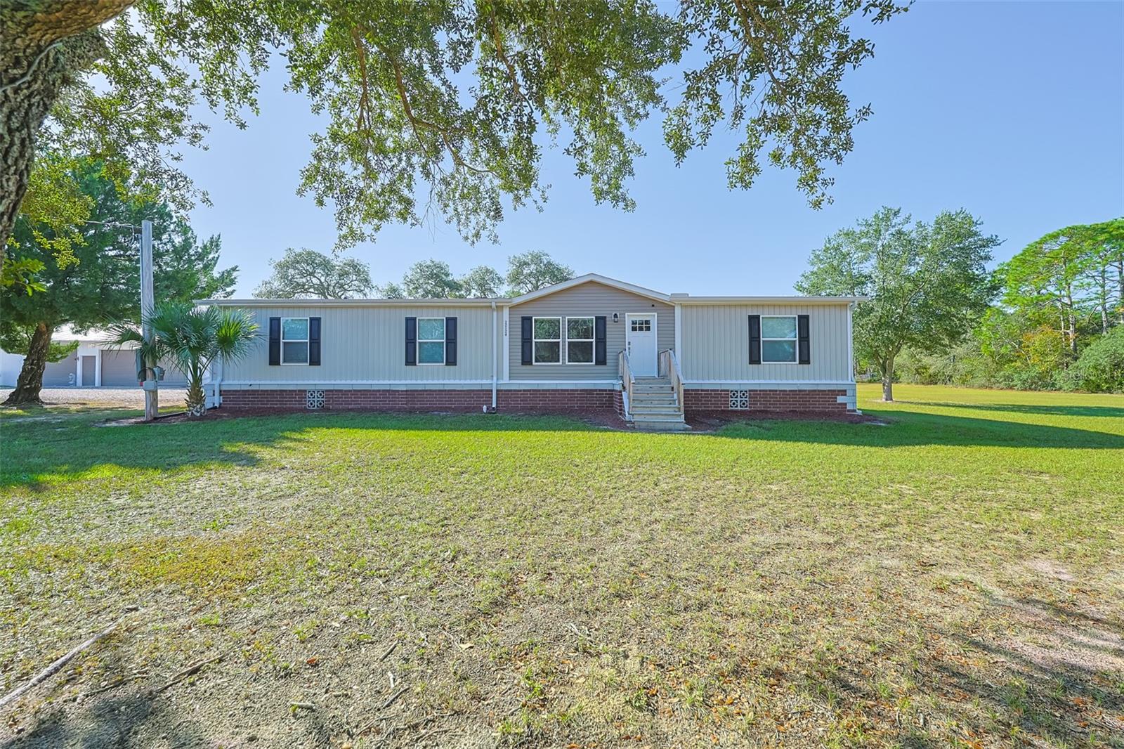 Image 3 of 57 For 12124 Redrose Avenue